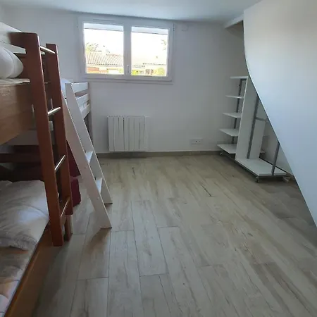 Hébergement de vacances Maison Familiale Avec Piscine Chauffee *